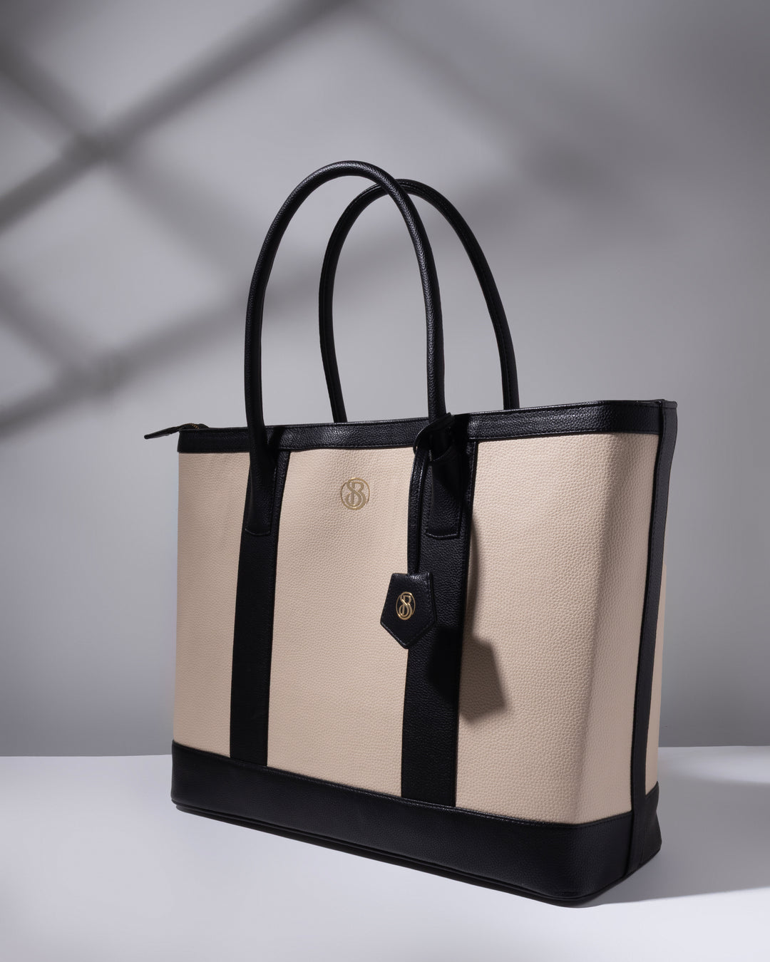 The Cambridge Classic Tote-Off white/ black combo - Suave Bags  